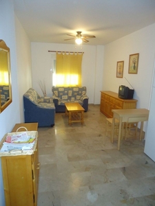 Alquiler de piso en calle Granado de 1 habitación con muebles y aire acondicionado