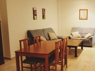Alquiler de piso en calle Morerias de 2 habitaciones con muebles y balcón