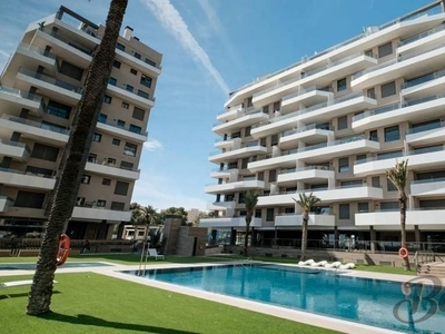 Ático en venta en Playa de San Juan de 3 habitaciones con terraza y piscina