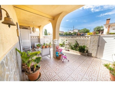 Casa adosada en venta en Albinyana