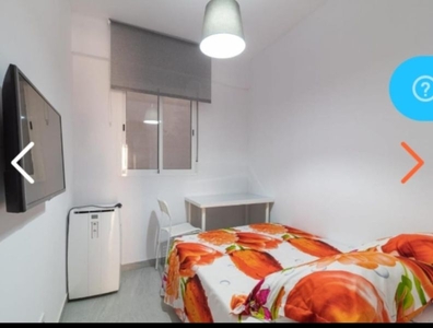 Habitaciones en C/ Reina, València Capital por 700€ al mes