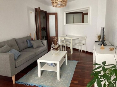Piso en alquiler en Castilla - Hermida de 2 habitaciones con terraza y muebles