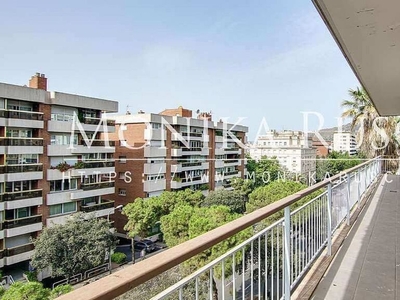 Piso en alquiler en Sant Gervasi - Galvany de 6 habitaciones con terraza y aire acondicionado