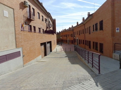 Piso en alquiler en Torrejón del Rey de 1 habitación con garaje y aire acondicionado