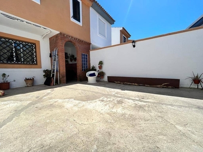 Venta Casa adosada Algeciras. Con terraza 90 m²