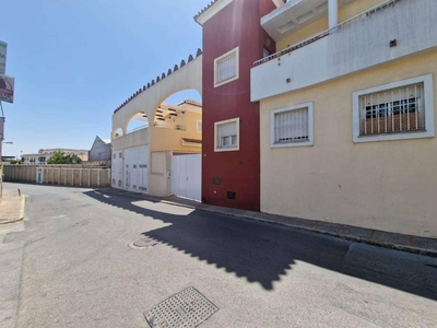 Venta Casa adosada en Calle Padre Manuel Fernandez. 11540 Jerez de la Frontera (Cádiz) Jerez de la Frontera. Buen estado 112 m²