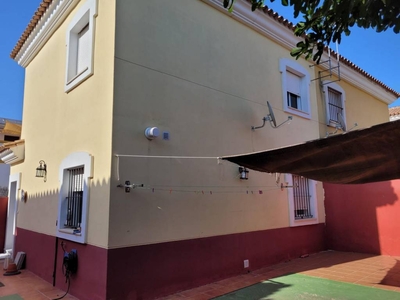 Venta Casa adosada Sanlúcar de Barrameda. Con balcón 96 m²