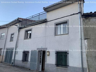 Venta Casa unifamiliar en Calle Salida Del Maillo 6 Nava de Francia. Con terraza 208 m²