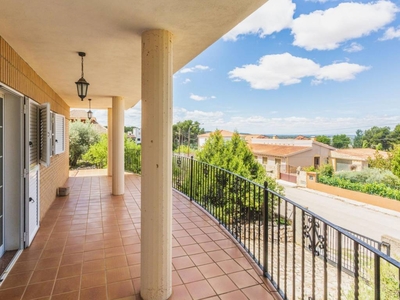 Venta Casa unifamiliar Requena. Con terraza 276 m²