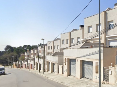 Venta de casa con terraza en Sentmenat