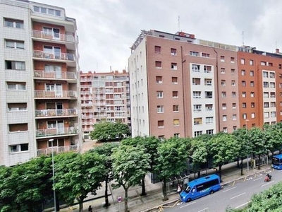 Venta de piso en Amara - Berri de 3 habitaciones con balcón y calefacción
