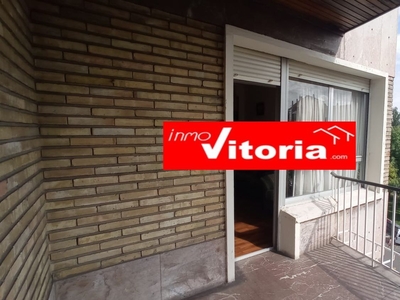 Venta de piso en Zaramaga (Vitoria-Gasteiz)