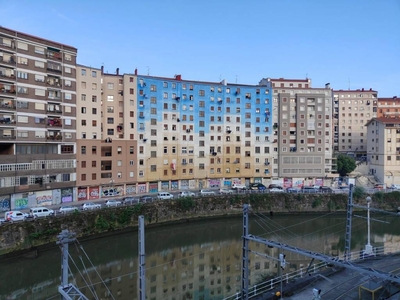 Venta Piso Bilbao. Piso de dos habitaciones Buen estado entreplanta calefacción individual