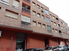 Piso tercero con 3 habitaciones y calefacción en La Bordeta Lleida
