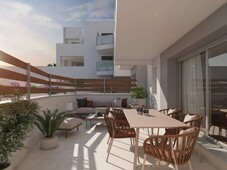 Venta Piso Churriana de La Vega. Piso de tres habitaciones en Juan XXIII esquina Calle Málaga. Primera planta con terraza