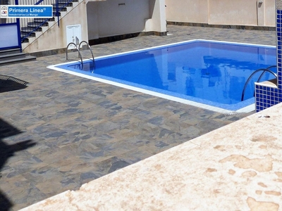 Venta de piso con piscina y terraza en Cabo de Palos (Cartagena), Centro