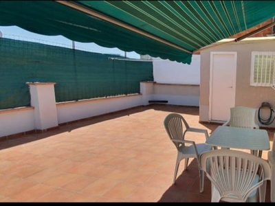 Alquiler habitacion de piso con terraza en Vallpardís-Escoles (Terrassa)