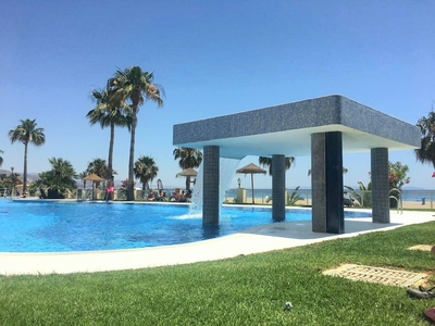 Alquiler vacaciones de piso con piscina y terraza en Roquetas de Mar, Las salinas