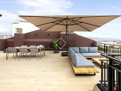 Ático de 105m² con 100m² terraza en alquiler en Gràcia