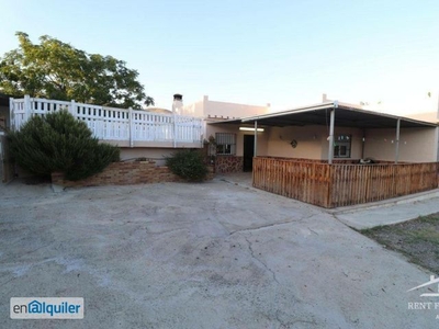 Chalet independiente en el campo