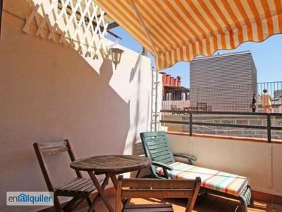Elegante y acogedor estudio con balcón en alquiler en Barri Gòtic