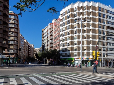 Venta de piso con terraza en Centro (Zaragoza), Centro