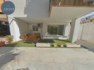 Alquiler Piso Sitges. Piso de dos habitaciones en Pintor Joaquim Sunyer. Con terraza