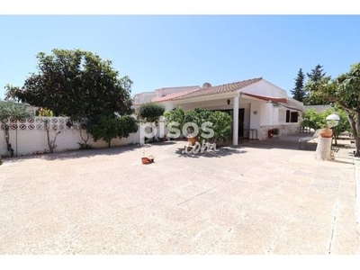 Casa adosada en venta en Avenida de las Ardillas-Lomas Don Juan