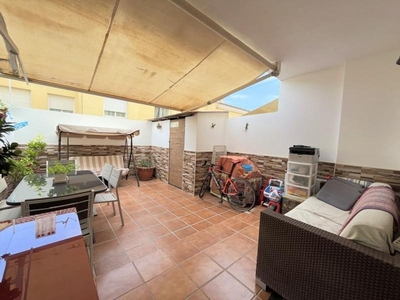 Casa adosada en venta en Las Lomas, Estepona