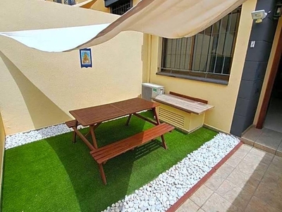 Venta Casa adosada San Miguel de Abona. Buen estado con terraza 150 m²