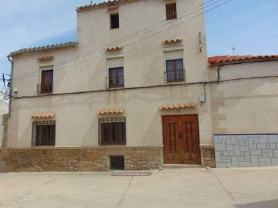 Venta Casa rústica en Calle Moral 13 Valdeverdeja. A reformar 651 m²