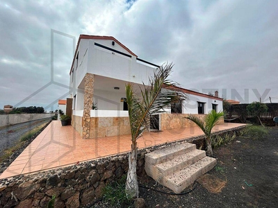 Venta Casa unifamiliar en Majanicho La Oliva. Con terraza 370 m²