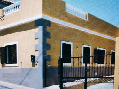 Venta Chalet en Calle Tamaide San Miguel de Abona. Buen estado plaza de aparcamiento 150 m²