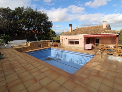 Venta de casa con piscina y terraza en Valldemar-Calafell Parc-Mas Romeu, Valldemar