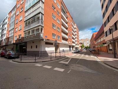 Venta de piso con terraza en Centro (Burgos)