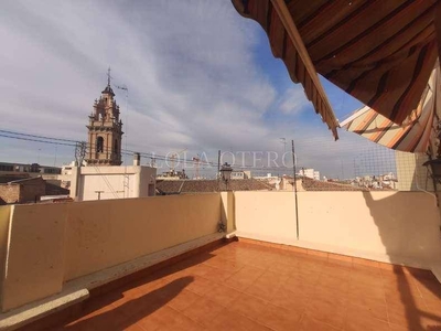 Venta Piso València. Piso de tres habitaciones Sexta planta con terraza