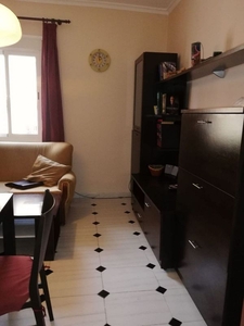Alquiler de piso en calle Covadonga de 2 habitaciones con terraza y muebles