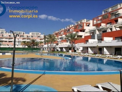 Apartamento de 2 dormitorios, terraza con vistas a la piscina en Puerto Rey, Vera Playa.