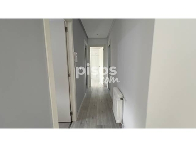 Apartamento en alquiler en Avenida de Portugal, cerca de Calle Viravolta