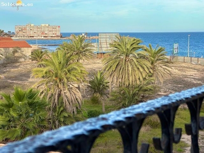 Apartamento en zona Playa del Cura, Torrevieja con terraza balcón y vistas al Mediterráneo