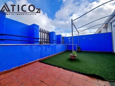Ático en venta en Casco Antiguo - Centro de 3 habitaciones con terraza y garaje