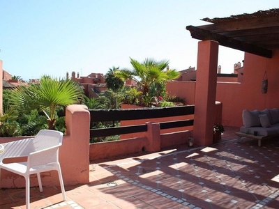 Ático en venta en Los Monteros - Bahía de Marbella de 4 habitaciones con terraza y piscina
