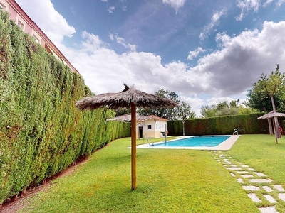 Piso en venta en Fátima - Levante de 4 habitaciones con terraza y piscina