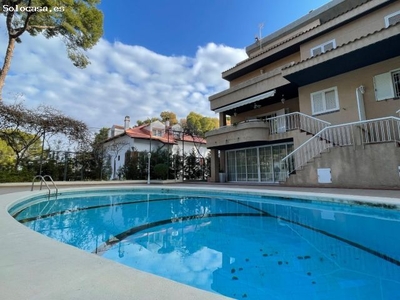 Tríplex de 3 habitaciones con piscina comunitaria en La Alberca