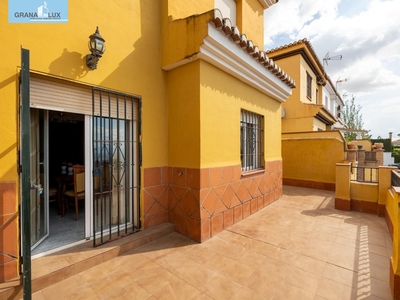 Venta de casa con terraza en Barrio de la Vega (Monachil), Monachil - Barrio de la Vega
