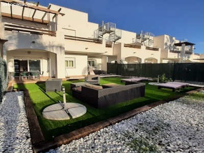 Vivienda con gran jardín soleado en Residencial privado en Vera Playa, Las Salinas