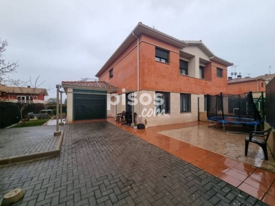 Casa adosada en venta en Calle La Encina