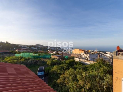 Casa adosada en venta en Pasaje La Granadera