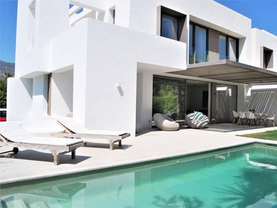 Alquiler Casa unifamiliar Marbella. Con terraza 300 m²