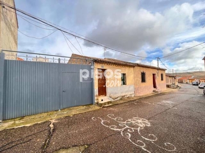 Casa adosada en venta en El Carpio de Tajo